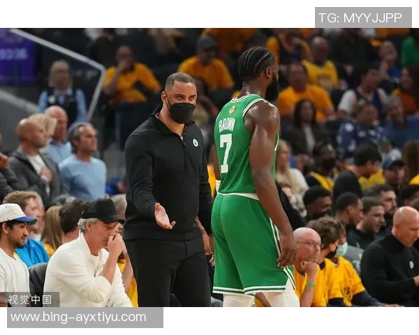 乌度卡谈防守策略称面对克莱与拉塞尔我们起初过于激进 乌度卡谈防守策略称面对克莱与拉塞尔我们起初过于激进