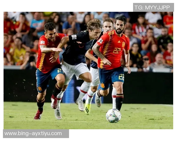 阿根廷足球传奇巴蒂与肯佩斯同框共庆世界杯抽签盛典