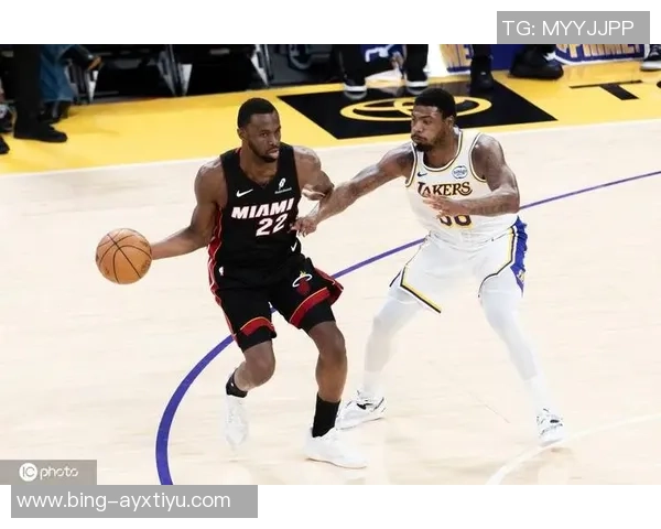 去年今日勇士通过四方交易成功引进巴特勒维金斯与李凯尔加盟热火队